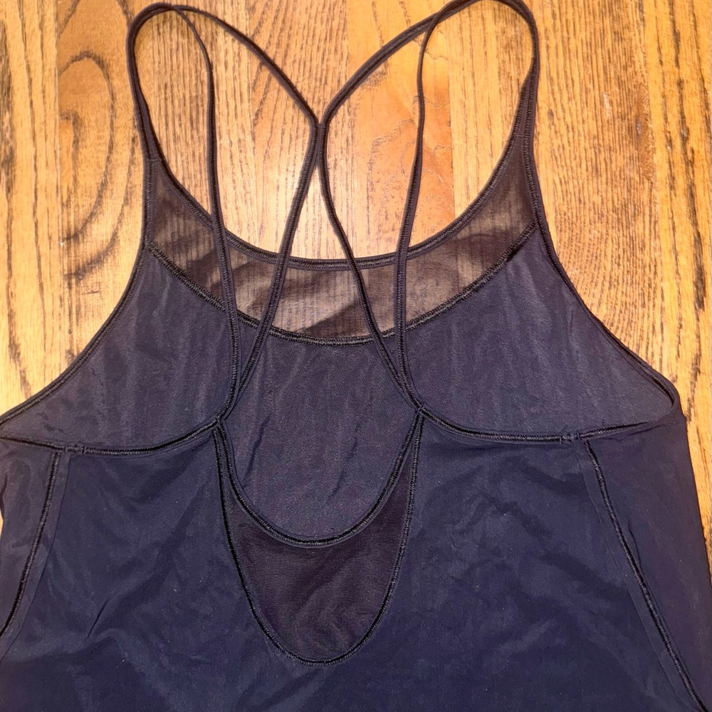 Black Lululemon workout Tank Top size m/8? I think